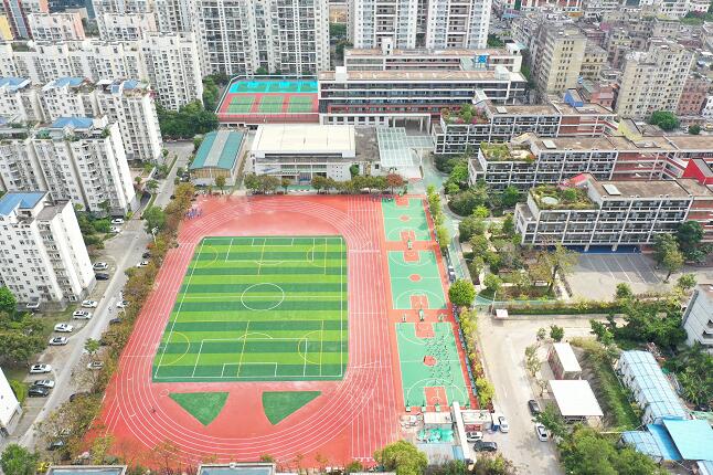 深圳運(yùn)動(dòng)場(chǎng)塑膠地板廠家，施工單位